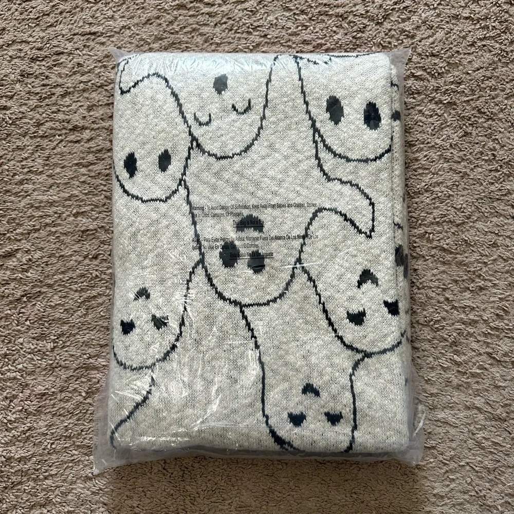 Halloween Ghost Black and Cream Oversized Throw Blanket 50”x70”
